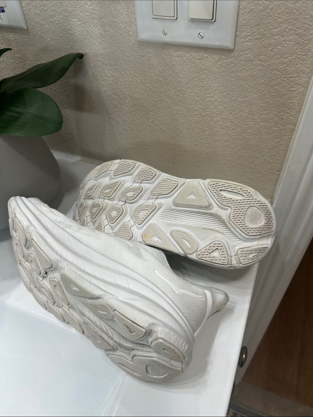 Hoka White Women's Running Sneakers Clifton 9 - Picture 5 of 7